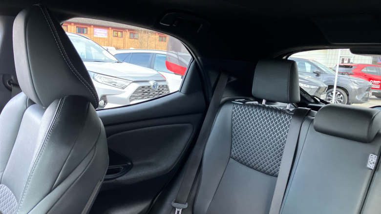 Toyota Yaris 1.5 Hybrid Dynamic 5dr CVT Hybrid Hatchback